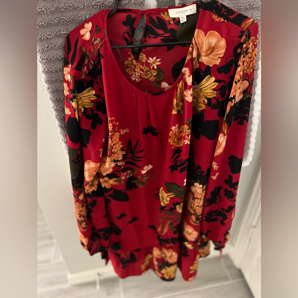 Beautiful Umgee Blouse!! Never been worn!